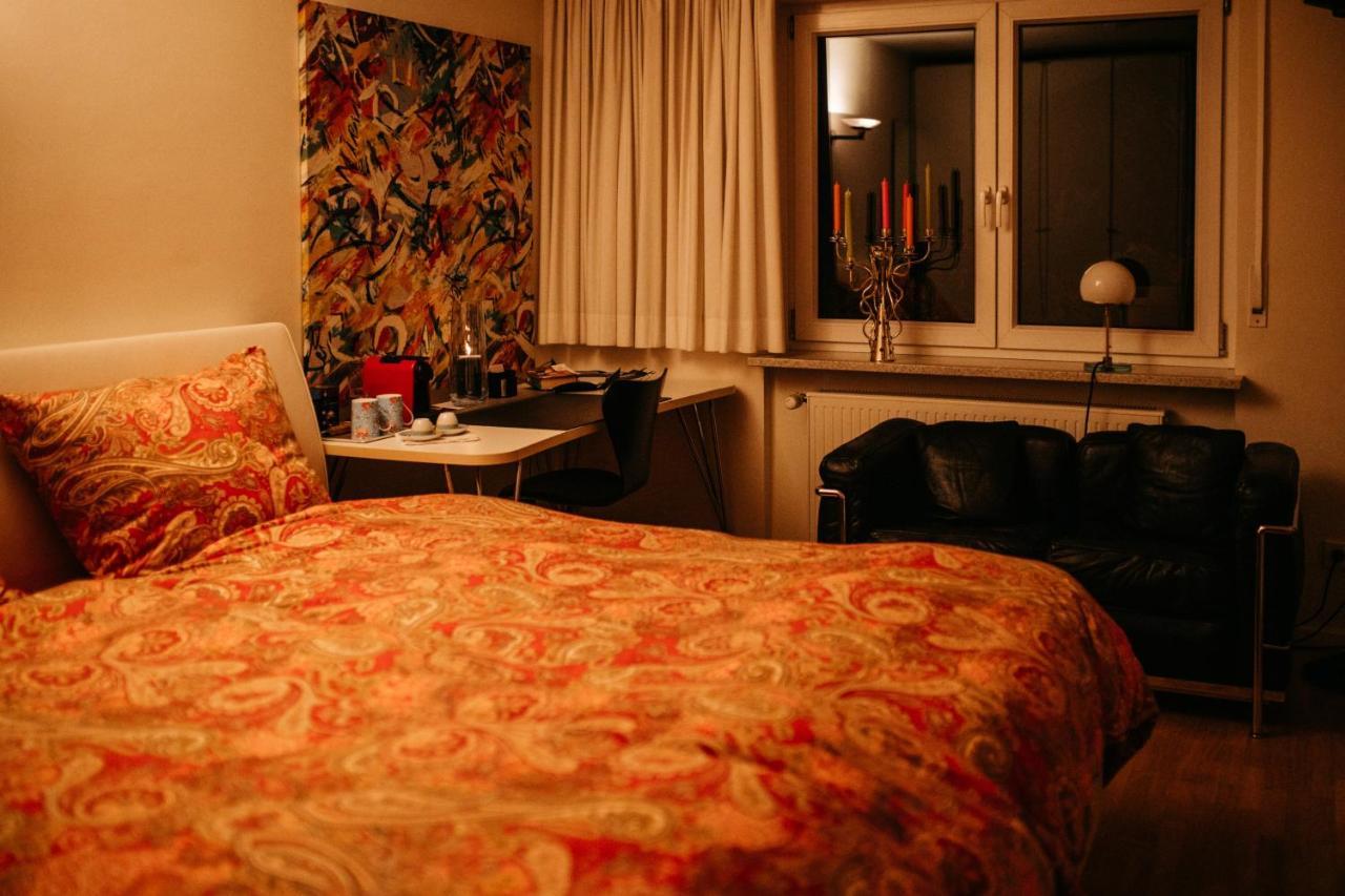 Modernes Und Gemuetliches Designerzimmer Karlsbad Ngoại thất bức ảnh